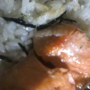 食欲のない朝に！鮭の出汁茶漬け